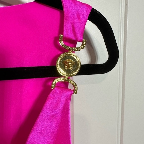 Versace Medusa cowl neck pink silk top with gold hardware - Picture 6 of 15
